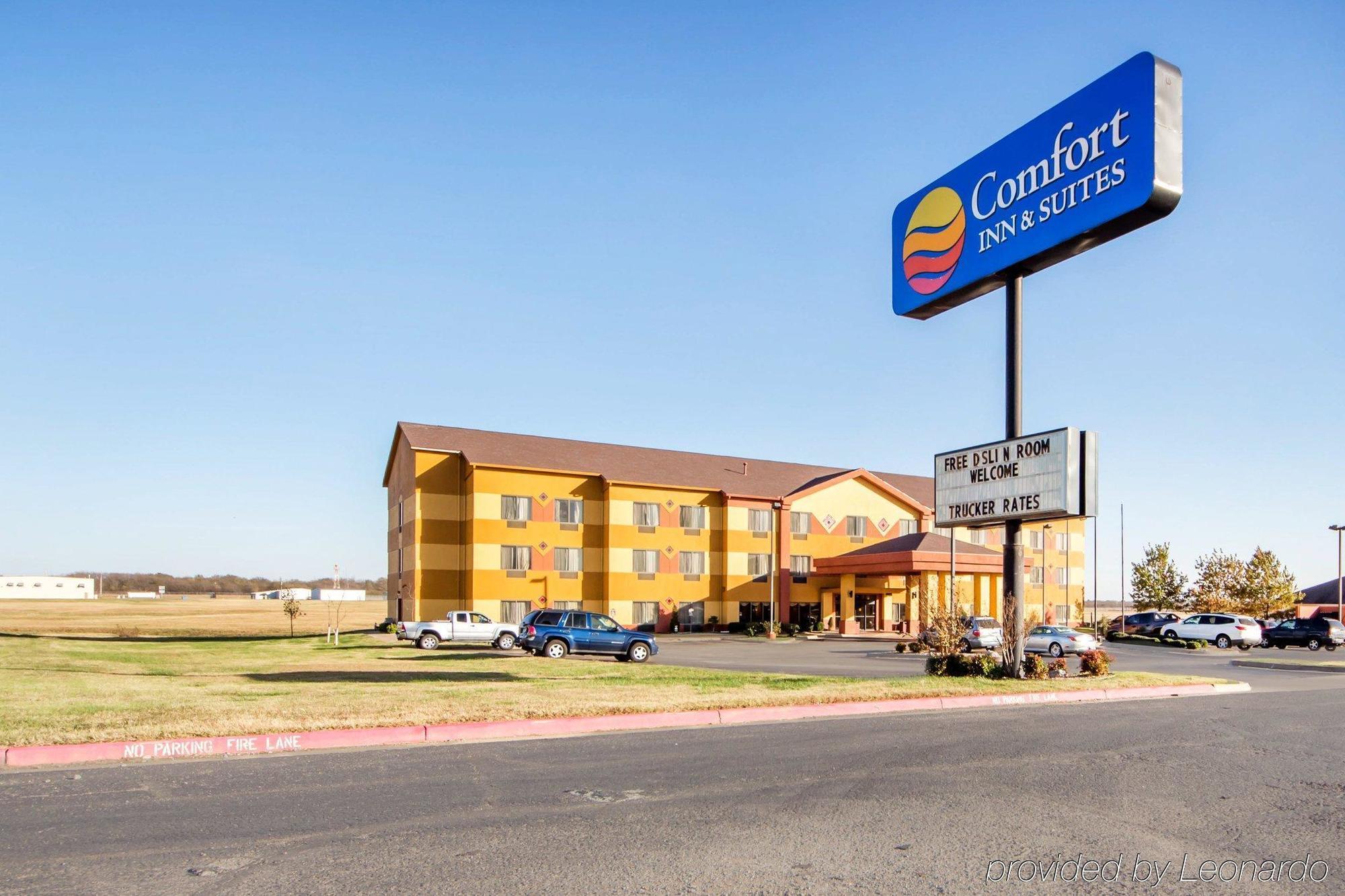 Quality Inn & Suites Midamerica Industrial Park Area Pryor Creek Exterior photo
