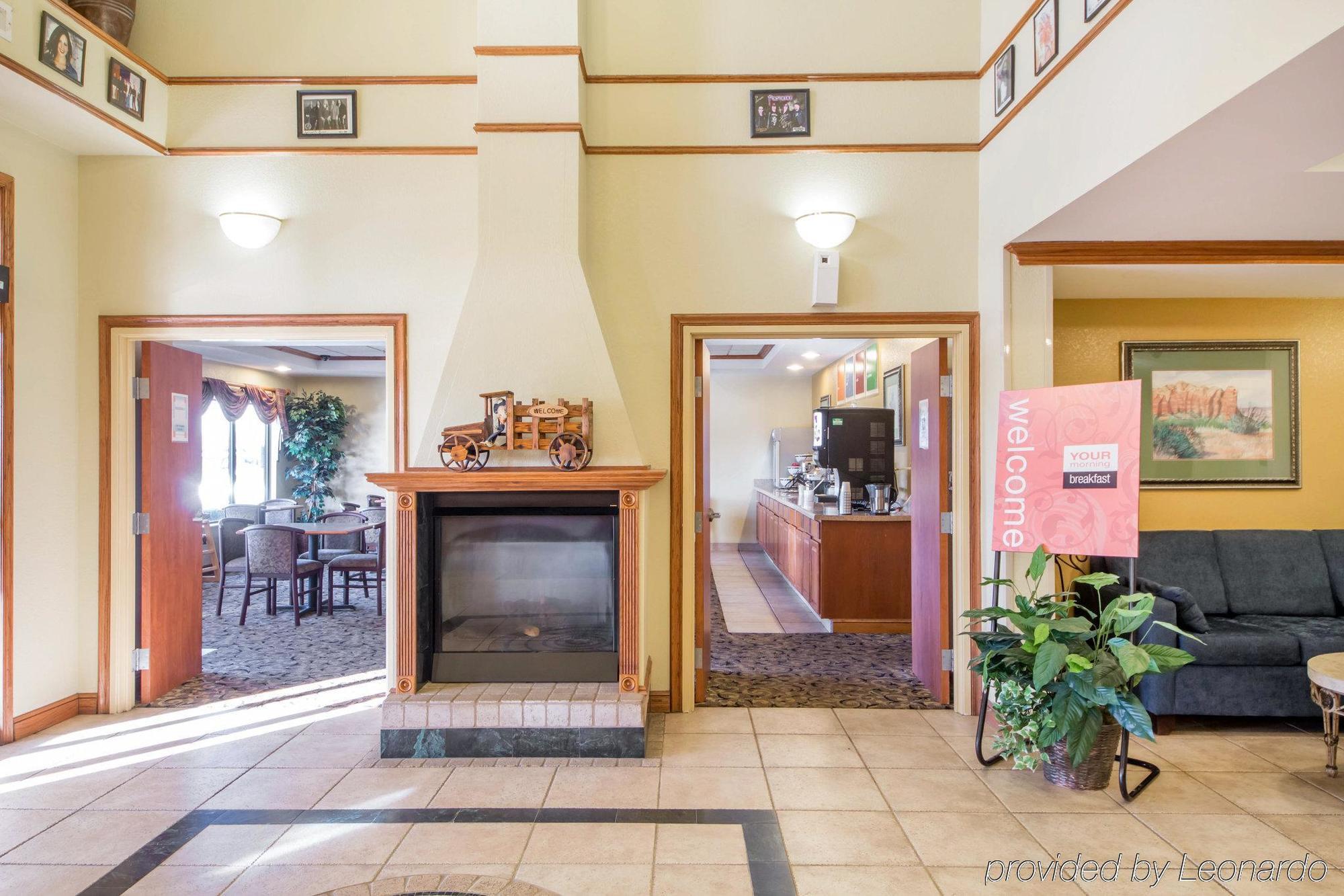 Quality Inn & Suites Midamerica Industrial Park Area Pryor Creek Exterior photo